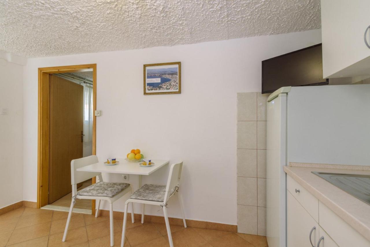 Apartments Meri トロギール エクステリア 写真