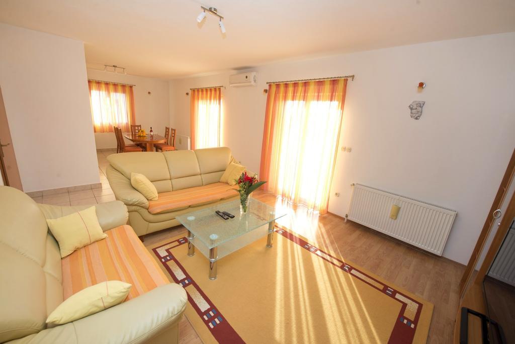 Apartments Meri トロギール 部屋 写真